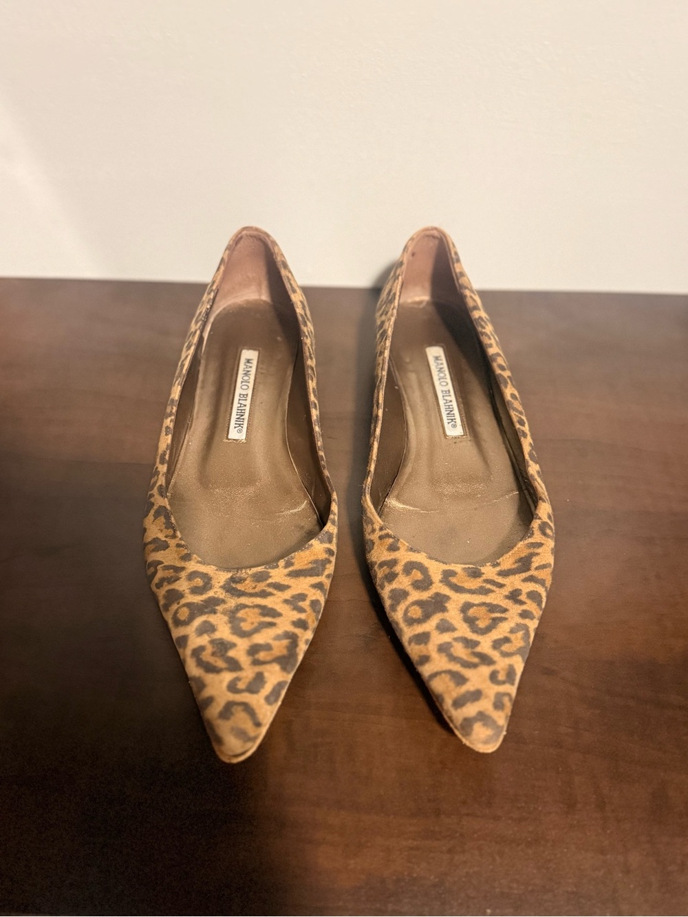 Manolo Blahnik Leopard Print Pointed Flats - Tan & Black